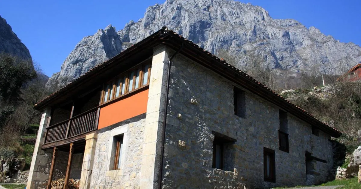 Hotel Rural Llerau